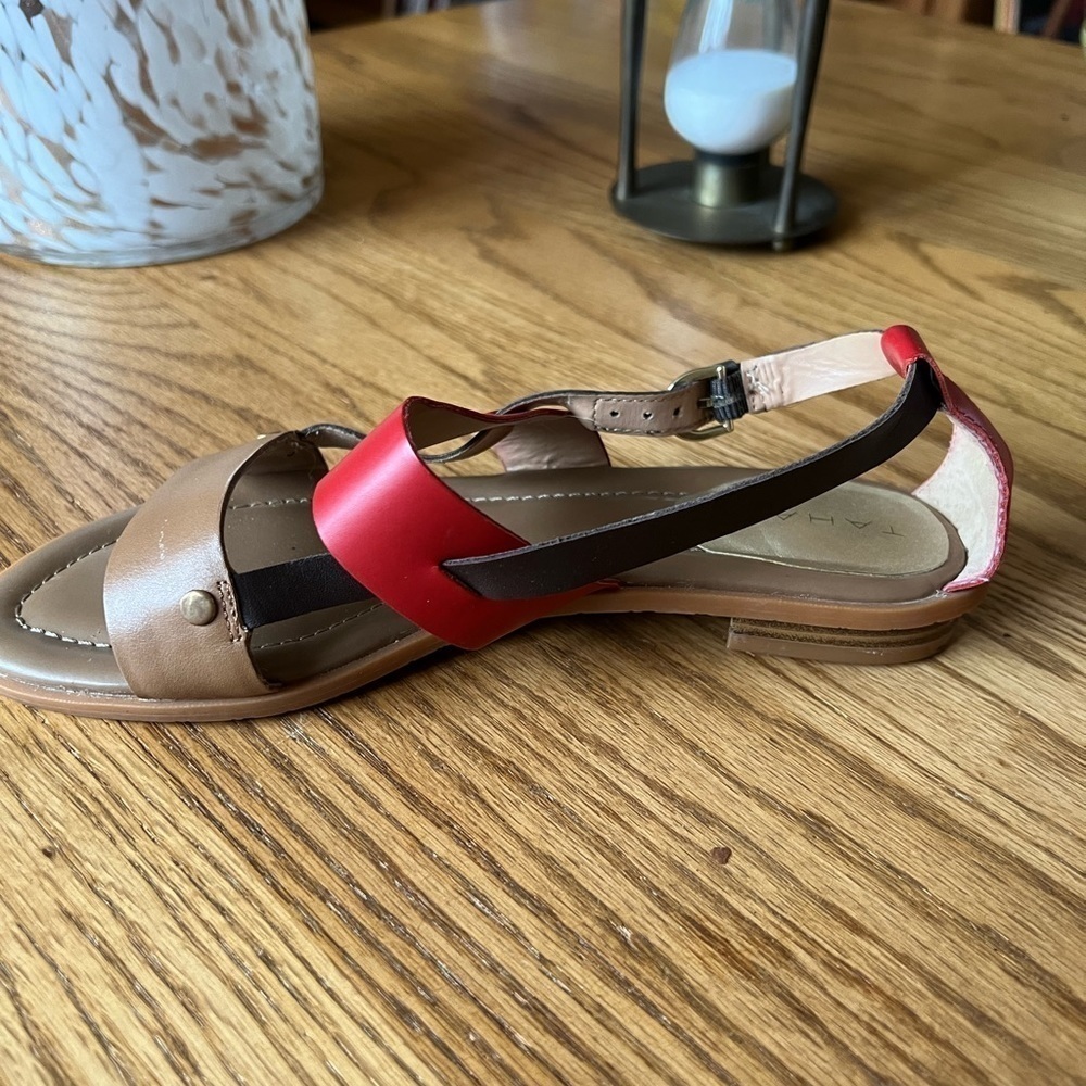 Tahari Shoes Womens Size 7.5M Aura Leather Sandals Strappy Buckle Flats - Picture 4 of 8